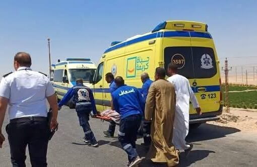 إصابة 4 أشخاص في تصادم مروع بين شاحنة وميكروباص بطريق «القاهرة – أسيوط» الصحراوي بالفيوم