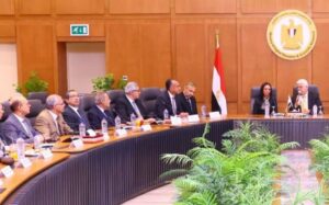 رئيس جامعة أسيوط يشهد توقيع بروتوكول منحة على المصيلحى