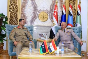 رئيس الأركان الليبي الفريق حفتر بالقاهرة لتعزيز التعاون العسكري مع مصر