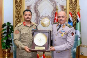 رئيس الأركان الليبي الفريق حفتر بالقاهرة لتعزيز التعاون العسكري مع مصر