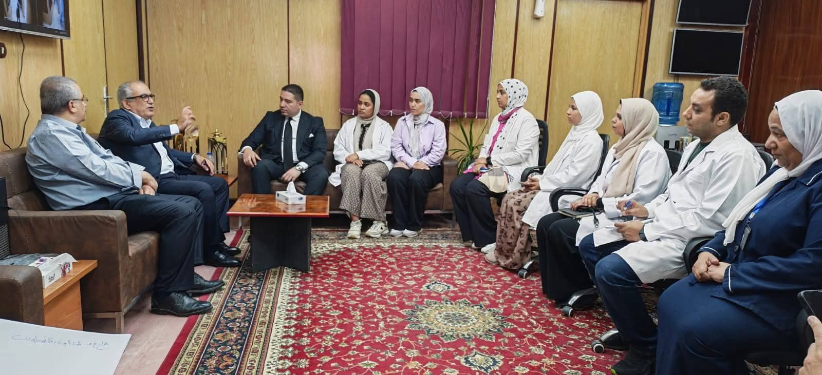 رئيس التأمين الصحي يتفقد مستشفى صيدناوي: تطوير شامل لخدمات الرعاية بالمواطن أولاً"