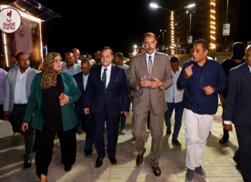 محافظ سوهاج يتفقد أعمال تطوير ممشى الكورنيش الشرقي ويشيد بسرعة الإنجاز