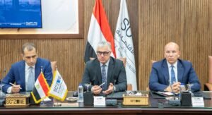 رئيس اقتصادية قناة السويس يستقبل وفد البنك الأوروبي EBRD لمناقشة أوجه التعاون