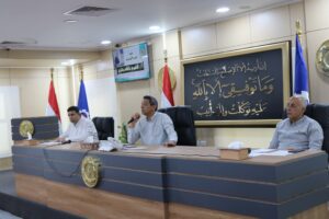 إستعراض عدد من الملفات في لقاء محافظ السويس والقيادات التنفيذية 