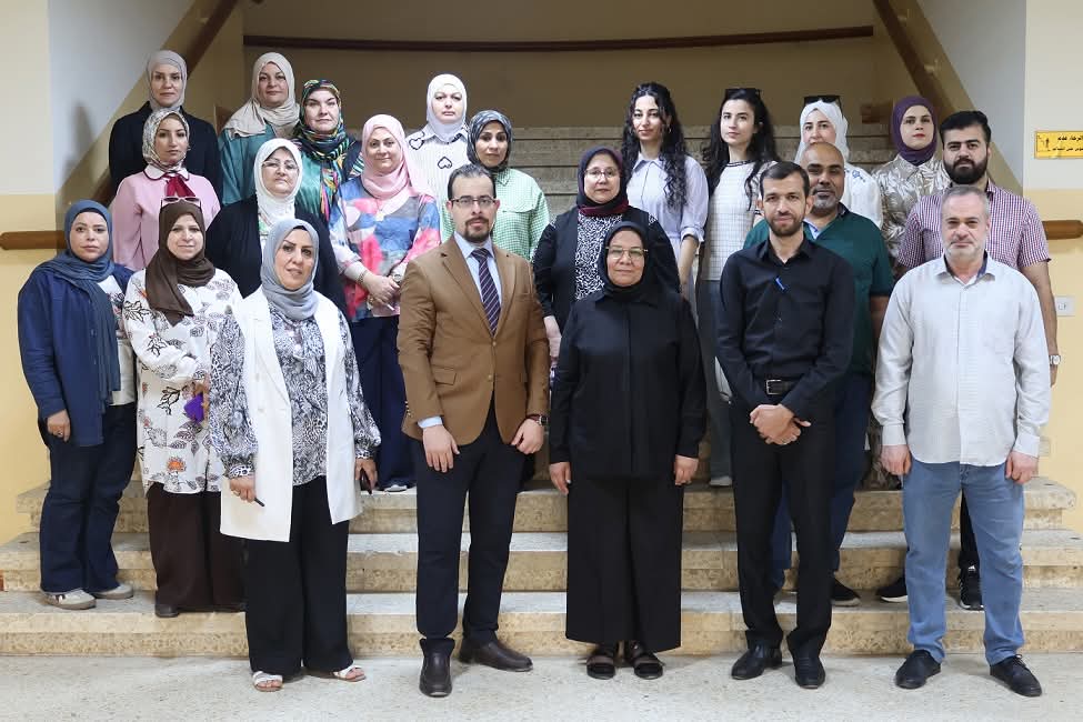 اختتام دورة تدريبية في كلية طب المستنصرية حول ثقافة السلامة في بيئة العمل المختبرية وتجري امتحان للمشتركين