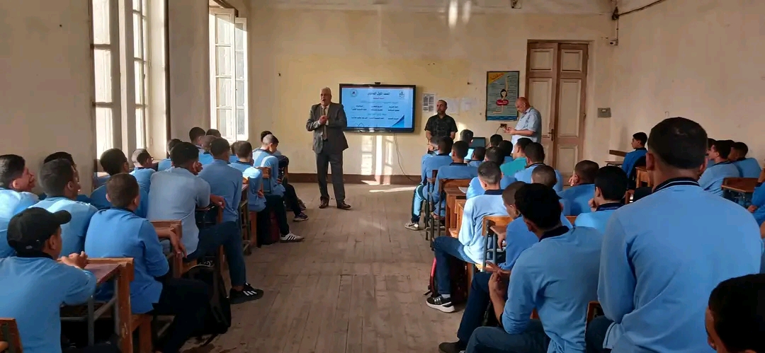 ندوة عنوانها مناقشة نظام البكالوريا الجديدة بمدرسة دمنهور الثانوية بنين العسكرية