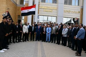 جامعة حلوان تحتفل بانطلاق العام الجامعي الجديد برفع علم مصر وسط أجواء وطنية مبهجة