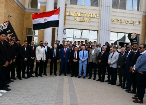 جامعة حلوان تحتفل بانطلاق العام الجامعي الجديد برفع علم مصر وسط أجواء وطنية مبهجة