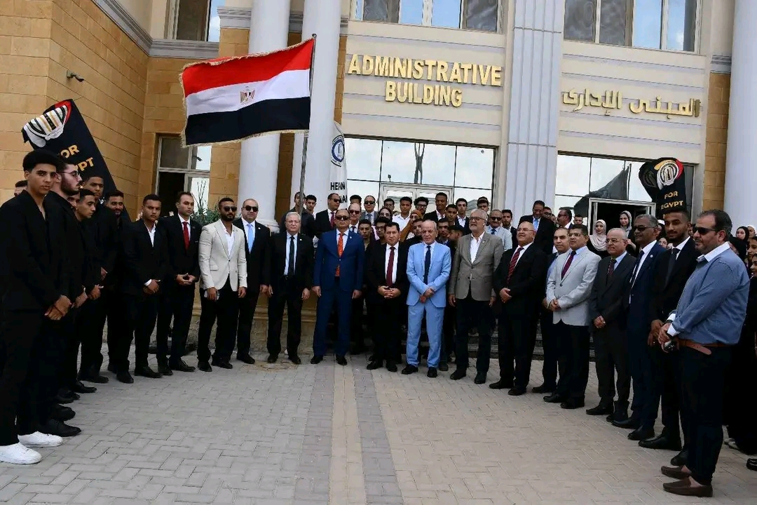 جامعة حلوان تحتفل بانطلاق العام الجامعي الجديد برفع علم مصر وسط أجواء وطنية مبهجة