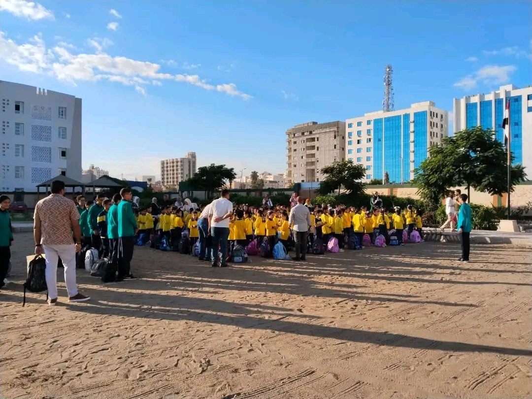 أبو بكر الصديق الرسمية لُغات تستقبل طُلابها في أول أيام الدراسة