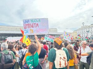 الإيطاليون يتحدون الطقس السيئ ويخرجون في 80 مسيرة داعمة لفلسطين في كل أنحاء إيطاليا 