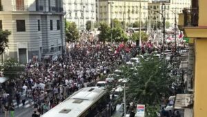 الإيطاليون يتحدون الطقس السيئ ويخرجون في 80 مسيرة داعمة لفلسطين في كل أنحاء إيطاليا 