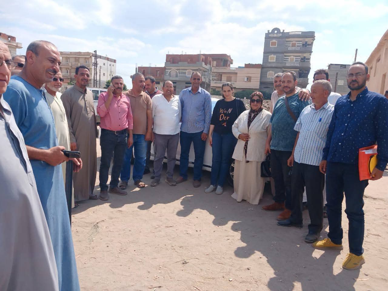 رئيس مجلس مدينة الدلنجات يوضع لافتة ارض تبرع لإنشاء محطة معالجة صرف صحي ضمن مشروع متكامل