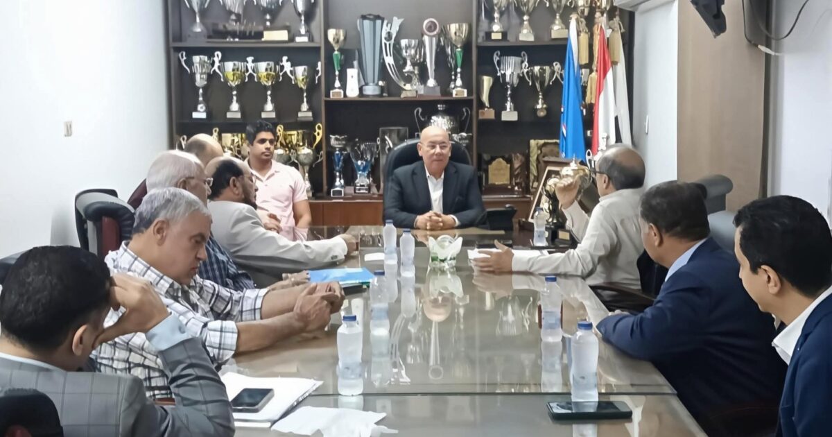 الدهراوي يجتمع بقيادات كاراتيه الجيزة لبحث خطط التطوير