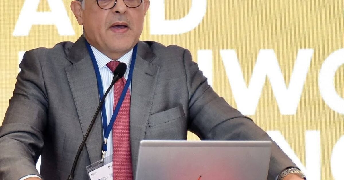 مصر تدعو الشركات الألمانية لتوطين تكنولوجيا ماكينات النسيج