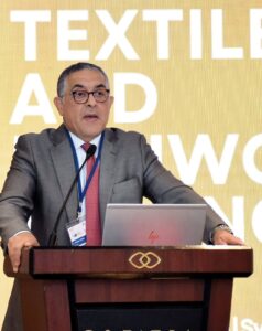 مصر تدعو الشركات الألمانية لتوطين تكنولوجيا ماكينات النسيج