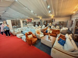 محافظا السويس ودمياط يفتتحان معرض “صُنع في دمياط” على كورنيش السويس الجديد