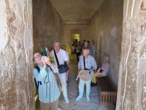 مع انطلاق الموسم السياحي.. توافد السياح على المناطق الأثرية بالمنيا