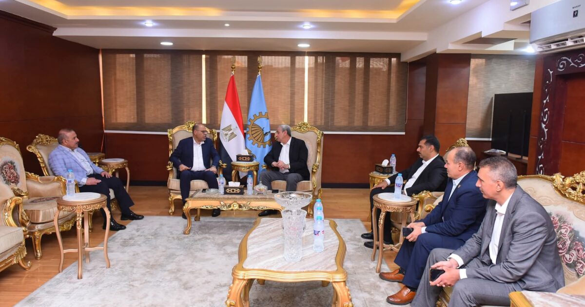 وزير العمل ومحافظ الغربية يتفقدان موقع حريق مصنع المحلة ويقدمان العزاء والدعم للأسر