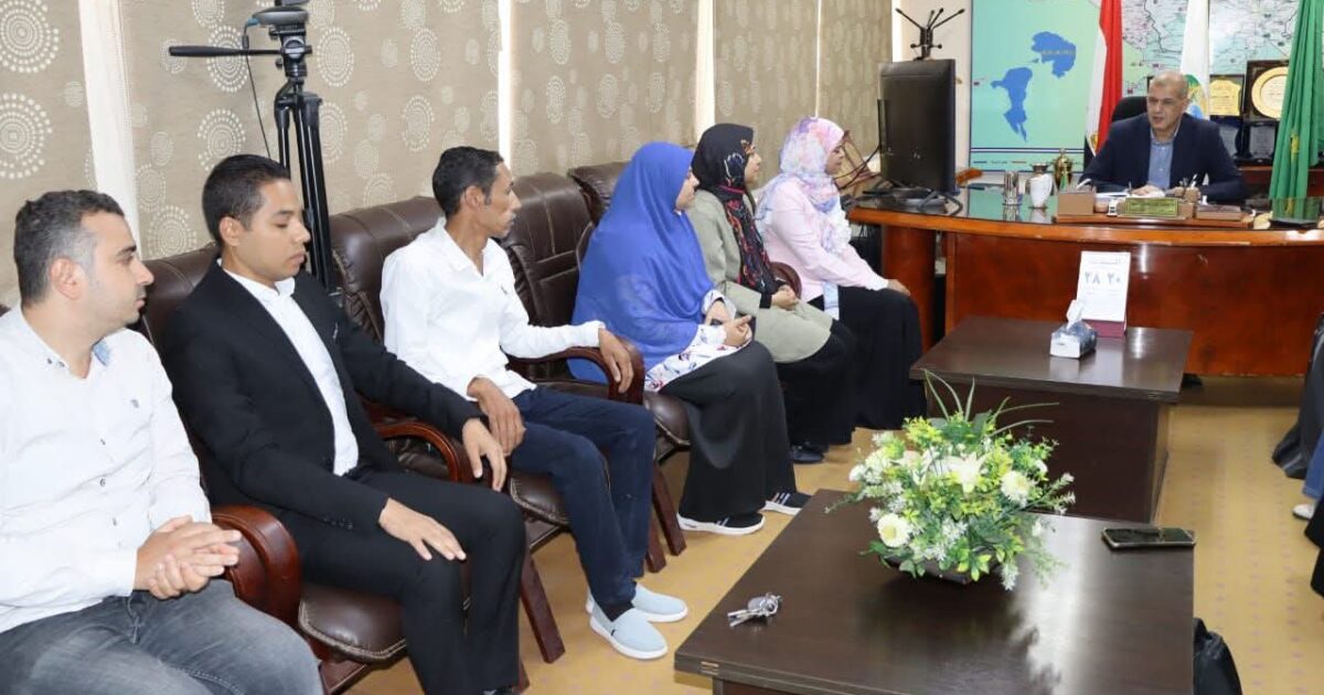 مياه الفيوم تكرم فريق المعامل بعد حصوله على المركز الأول في تقييم الشركات التابعة