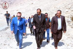 محافظ سوهاج يأمر بإزالة التعديات من 12 مخر سيل استعداداً للشتاء