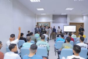 محافظ السويس يحضر مجلس الجامعة ويشيد بإنجازاتها الأكاديمية والبحثية، ويلتقي الطلاب الجدد بجامعة السويس الأهلية.