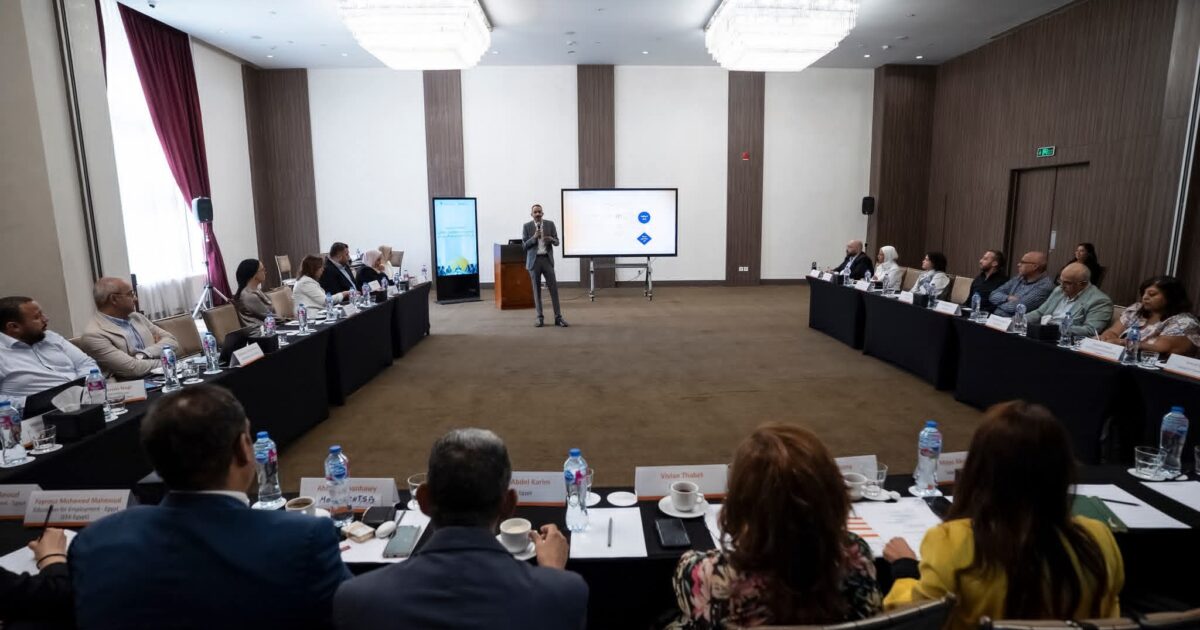 مائدة مستديرة تناقش مستقبل المجتمع المدني المصري في ظل ندرة التمويل