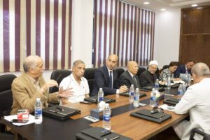 رئيس جامعة دمنهور يستقبل مجلس أمناء المؤسسة الخيرية لرعاية مستشفى دمنهور الجامعي