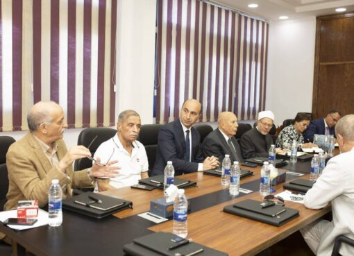 رئيس جامعة دمنهور يستقبل مجلس أمناء المؤسسة الخيرية لرعاية مستشفى دمنهور الجامعي