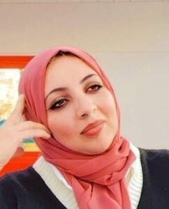 حين تجلس الكلمة على عرشها، ويصغي لها القلم بإجلال، يولد لقاء يضيء الأرواح قبل العيون."