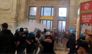 الشرطة الإيطالية تقمع متظاهرين مؤيدين لفلسطين في ميلان وبولونيا.. وميلوني تبرر القمع