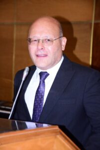 قرار وزاري ببدء الدراسة بالدكتوراة المهنية بكلية التجارة بجامعة سوهاج