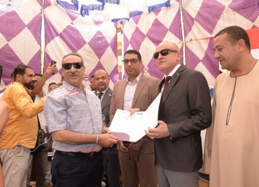 وعد فأوفى”محافظ الأقصر” يشهد حفل تسليم 100 وحدة سكنية بمشروع إسكان الطود المتعثر بعد معاناة استمرت لأكثر من 16 عاما