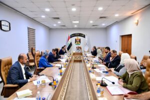 وزير المالية تترأس اجتماعاً دورياً لهيئة الرأي في الوزارة