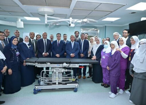 رئيس جامعة القاهرة يتفقد أحدث عمليات التطوير والتحديث بغرف العمليات ومحطة الغازات بمستشفى الطوارئ بقصر العيني.