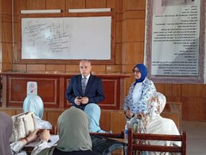 عميد كلية التربية جامعة دمنهور يتابع انتظام سير الدراسة بالتربية