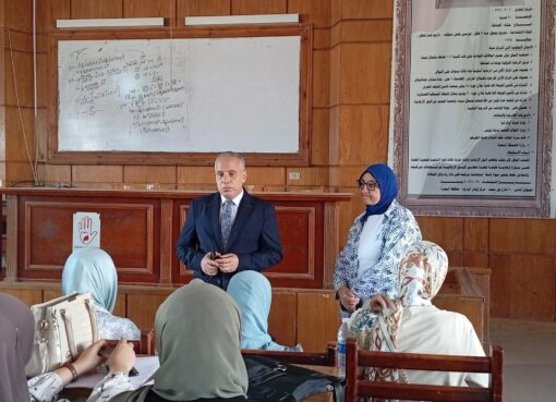عميد كلية التربية جامعة دمنهور يتابع انتظام سير الدراسة بالتربية
