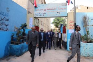 محافظ القاهرة يتفقد مدارس العاصمة مع انطلاق العام الدراسي الجديد