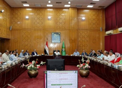 محافظ الإسماعيلية يوجه بحصر كافة المشكلات و المعوقات و نقاط القوة لسرعة الانتهاء من كافة ملفات التقنين و التصالح