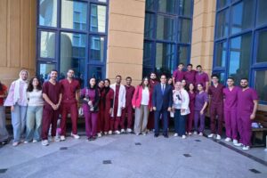 رئيس جامعة القاهرة يتابع انتظام الدراسة بكليات الهندسة والتجارة وطب الأسنان