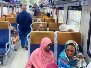 انطلاق القطار الـ١٤ للعودة الطوعية للأخوة للسودانيين من محطة رمسيس بالقاهرة.