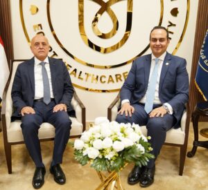 “رئيس هيئة الرعاية الصحية يستقبل محافظ الأقصر” لمتابعة نتائج الزيارة الميدانية والاتفاق على تنفيذ مشروعات صحية جديدة