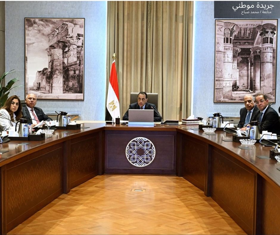 رئيس الوزراء يتابع تطبيق ضوابط ومعايير تنظيم الإعلانات على الطرق العامة والمحاور