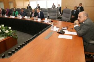 الكهرباء: تطوير الكوادر البشرية لاستيعاب الهيكلة والتحول الرقمي