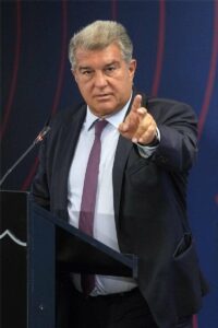 برشلونة تجدد تعاقد سبوتيفاى