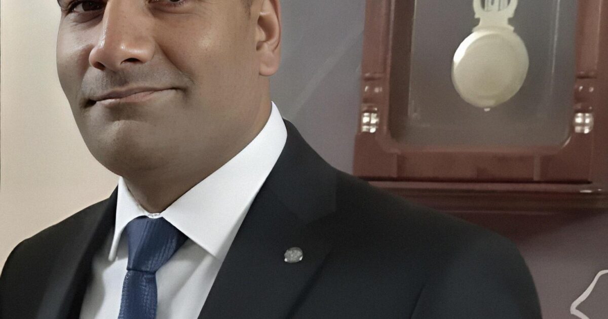 ماتت أمي..فانطفأ نور السماء حسرةً فصرت بلا وطن