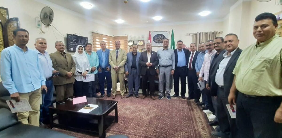 بالصور:وكيل وزارة التربية والتعليم بالشرقية يكرم مدير وأعضاء التعليم الإبتدائي.