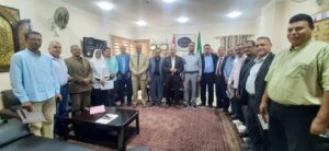 بالصور:وكيل وزارة التربية والتعليم بالشرقية يكرم مدير وأعضاء التعليم الإبتدائي.