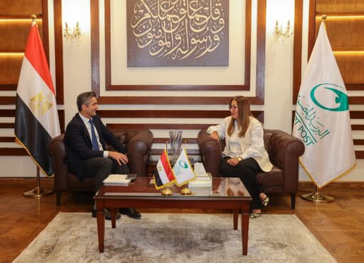 رئيسة البريدالمصري تبحث مع وفد من شركة “فيزا” العالمية سبل التعاون المشترك رئيسة البريدالمصري تبحث مع وفد من شركة "فيزا" العالمية سبل التعاون المشترك