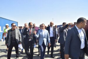 الخطيب: هدفنا القضاء التام على البيروقراطية وتعدد الإجراءات لخدمة المستثمر وتيسير حركة التجارة